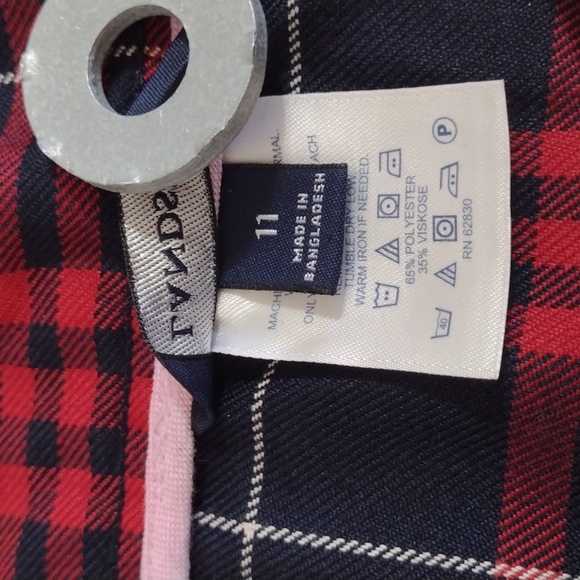 Lands' End Girls Uniform Plaid Knee Length Skirt - Picture 9 of 12